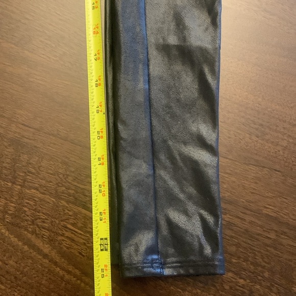 Spanx Black Faux Leather Leggings! Size Small Petite - Picture 7 of 10